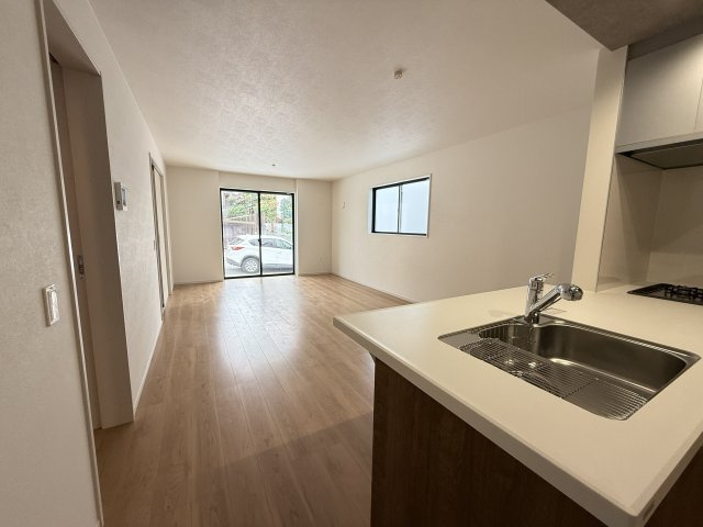 西区伊川谷町潤和新築①号棟の居間・リビング