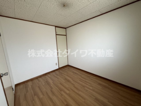 グリーンハイツ甲山の洋室