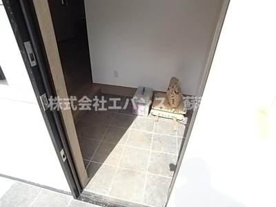 【玄関】 | 宮崎町戸建 | 収納もある玄関です