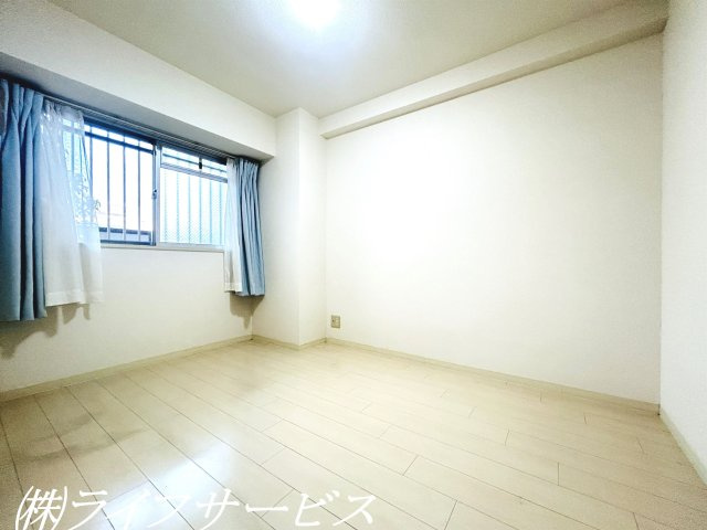 【洋室】 | ユニライフ北大阪２号棟 | 玄関側洋室4.9帖