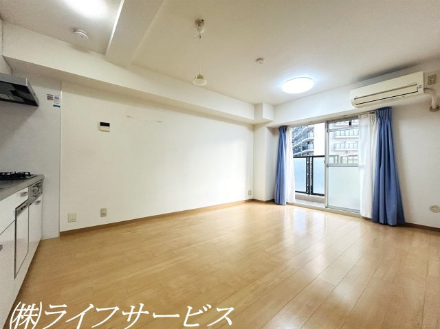 【居間・リビング】 | ユニライフ北大阪２号棟 | ＬＤＫ10.6帖／南西向きの陽当り良好のリビングルーム！室内たいへん丁寧にお使いです！