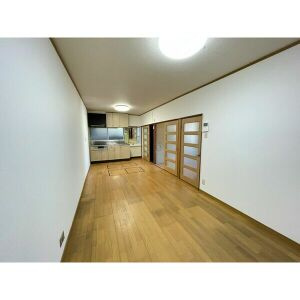 MINCA（梅ヶ坪町）の居間・リビング