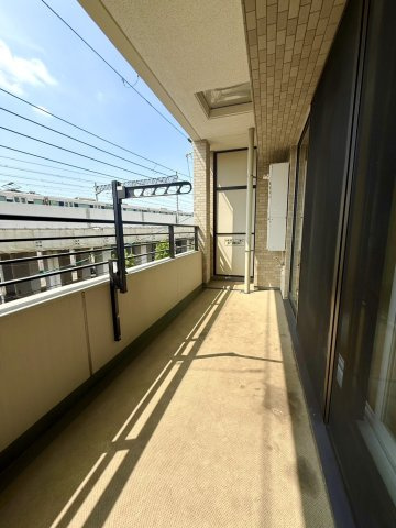 ワコーレ御影ハウスのバルコニー|暖かな日差しのふりそそぐバルコニー