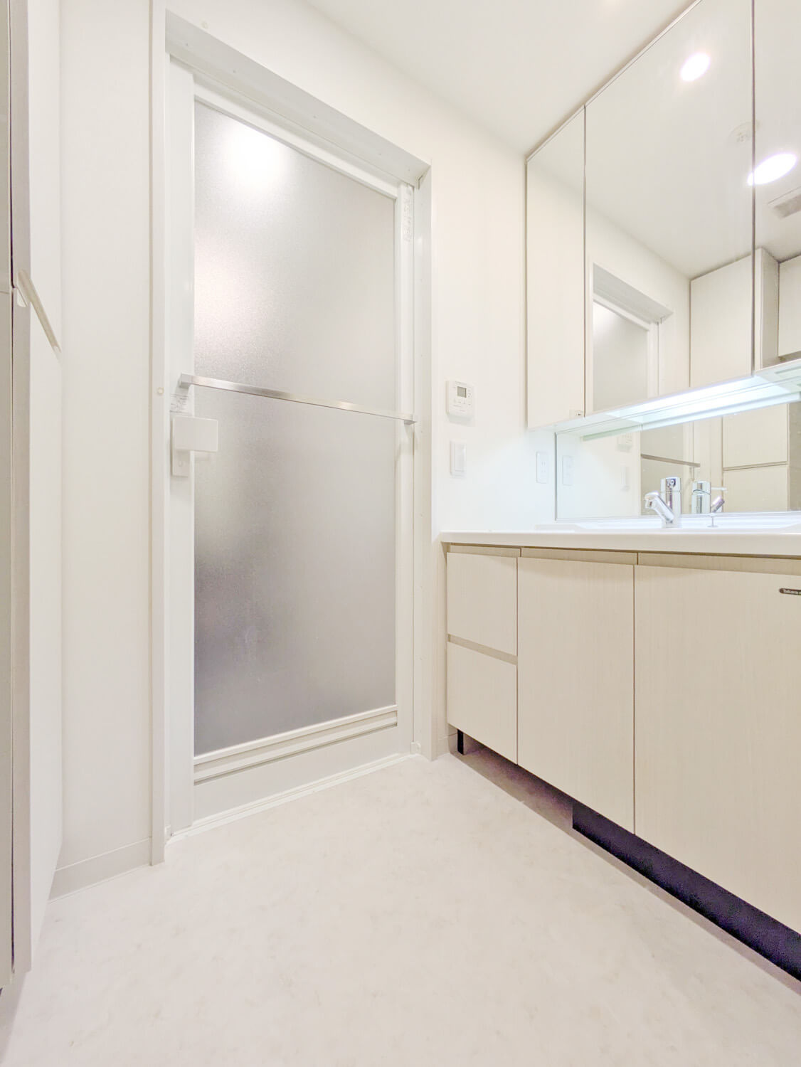 ワコーレ御影ハウスの洗面所|スペースが確保できる洗面所です