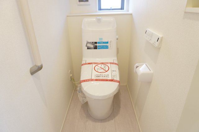 越谷市大字大竹 新築分譲住宅のトイレ|1階