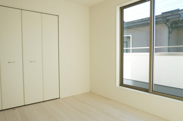越谷市大字大竹 新築分譲住宅の洋室