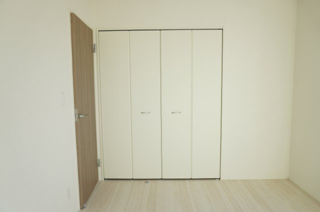 越谷市大字大竹 新築分譲住宅の洋室