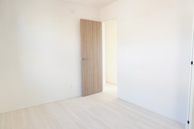 越谷市大字大竹 新築分譲住宅の洋室