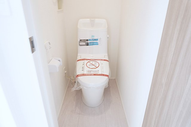 越谷市大字大竹 新築分譲住宅のトイレ|2階