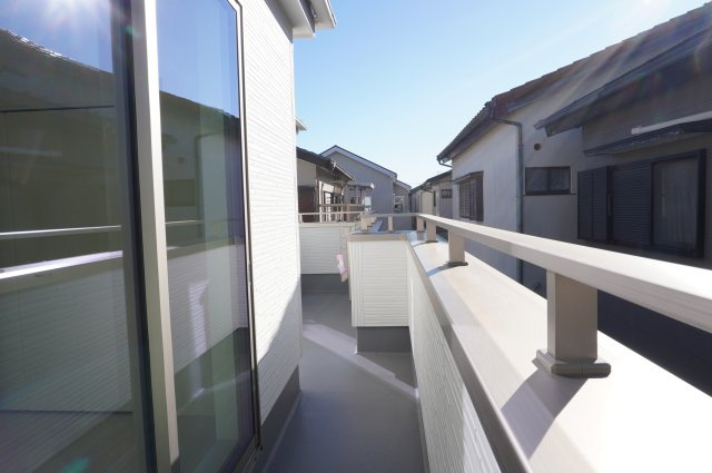 越谷市大字大竹 新築分譲住宅のバルコニー