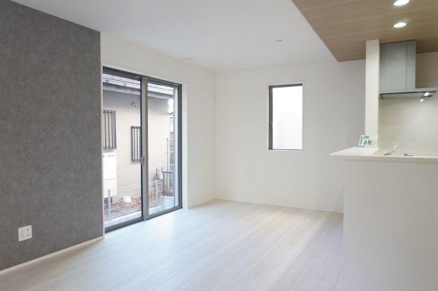 越谷市大字大竹 新築分譲住宅の居間・リビング