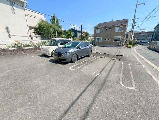 リビングタウン新大宮　B棟の駐車場