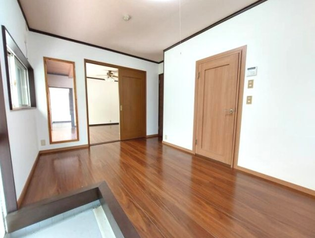 大網白里市桂山　平家中古戸建の玄関|内外装リフォーム済み令和6年5月 ２DK平家+未登記平家 駐車2台可 白里海岸まで車約14分