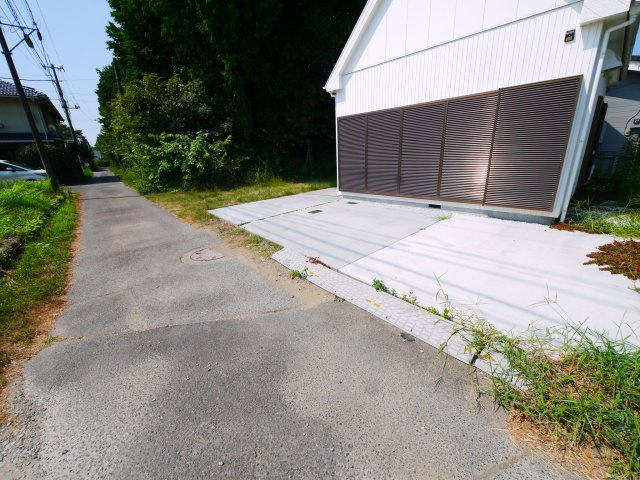 大網白里市桂山　平家中古戸建の駐車場|内外装リフォーム済み令和6年5月 ２DK平家+未登記平家 駐車2台可 白里海岸まで車約14分