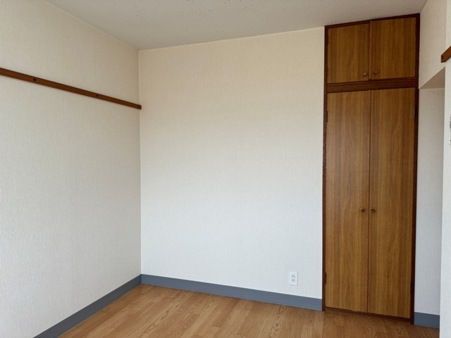 ドミール十條Bの洋室