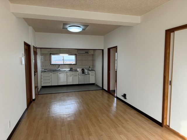 ドミール十條Bの居間・リビング