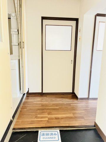 高倉台2団地10号棟の玄関