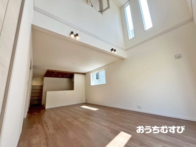 尾張旭市平子町北(全11棟)の居間・リビング