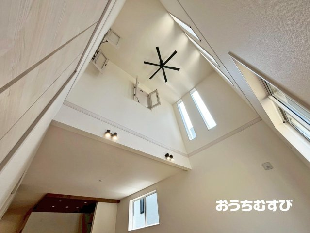 尾張旭市平子町北(全11棟)の居間・リビング