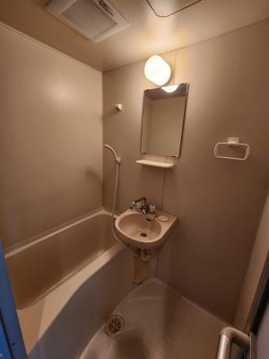 メゾンプリマベーラの浴室