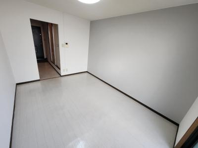 メゾンプリマベーラの子供部屋|洋室