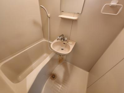 メゾンプリマベーラの浴室