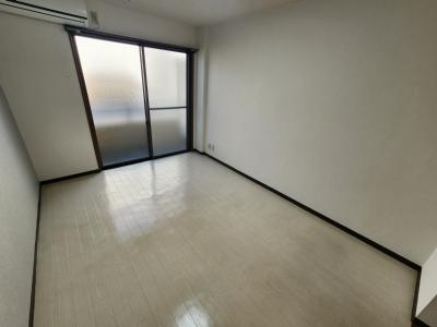 メゾンプリマベーラの洋室