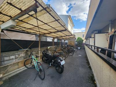 メゾンプリマベーラの駐車場|駐輪場