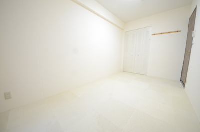 【洋室】 | サンステージ衣笠Ａ棟2階 | バルコニー付の洋室6帖