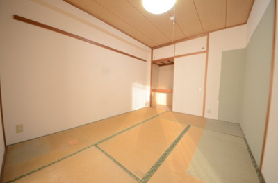 【和室】 | サンステージ衣笠Ａ棟2階 | 使い勝手の良い和室6帖。