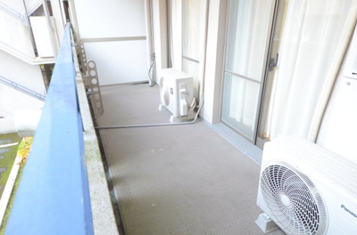 【バルコニー】 | サンステージ衣笠Ａ棟2階 | 両面バルコニーからは気持ちの良い風が通り抜けます。