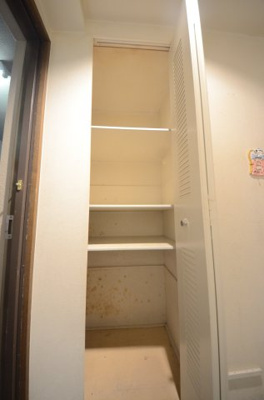 【収納】 | サンステージ衣笠Ａ棟2階 | 大きいサイズの玄関収納です。