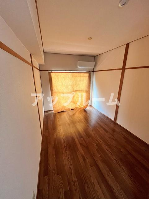 コーポ八田の洋室