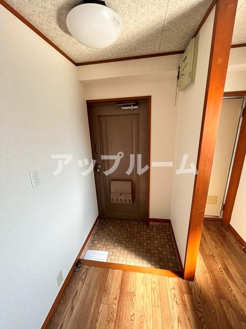 コーポ八田の玄関