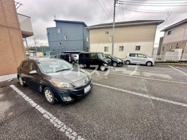 クレシェンテFの駐車場|高崎、前橋のお部屋探しはエンドスケープまで！お客様の理想お聞かせ下さい♪