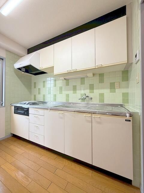 ネオ中ハイツのキッチン|コンパクトなキッチンで掃除もラクラク