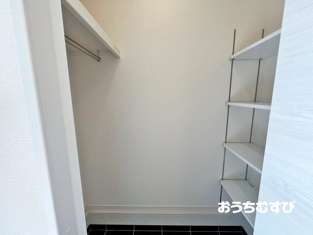 尾張旭市平子町北(全11棟)の収納