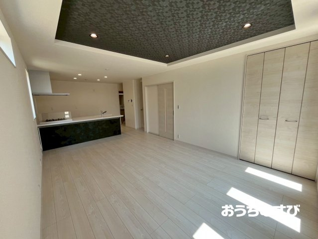 尾張旭市平子町北(全11棟)の居間・リビング