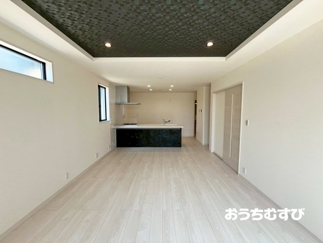 尾張旭市平子町北(全11棟)の居間・リビング