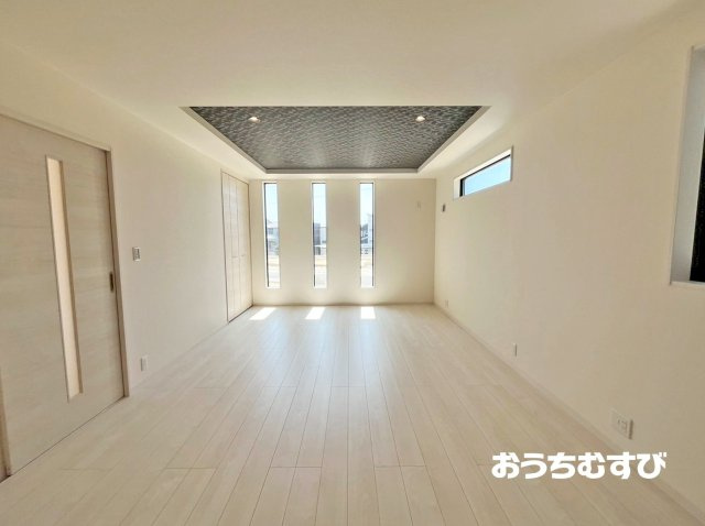 尾張旭市平子町北(全11棟)の居間・リビング