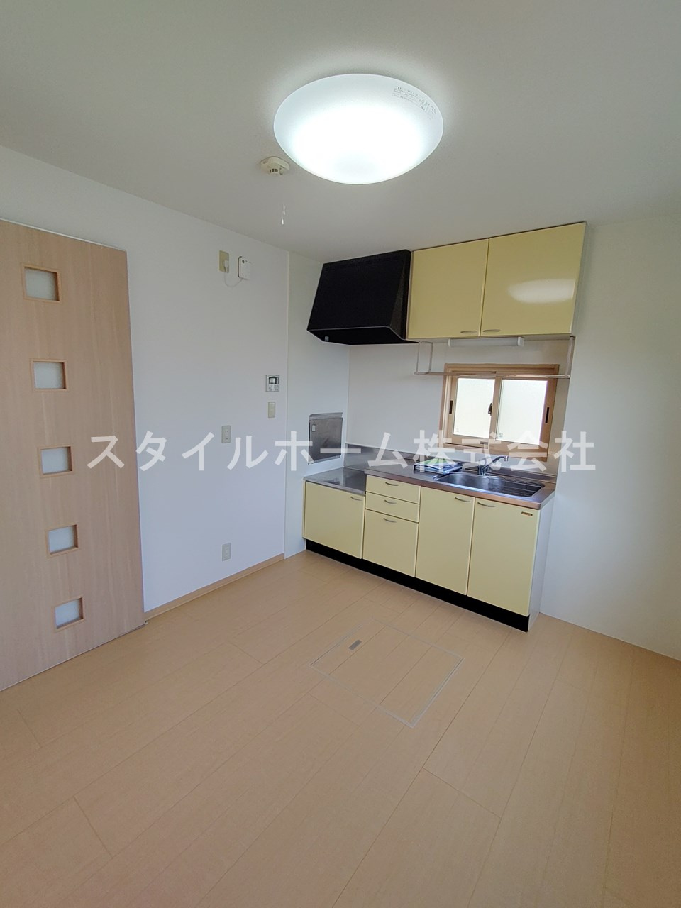 サンハイム一色　Aの居間・リビング