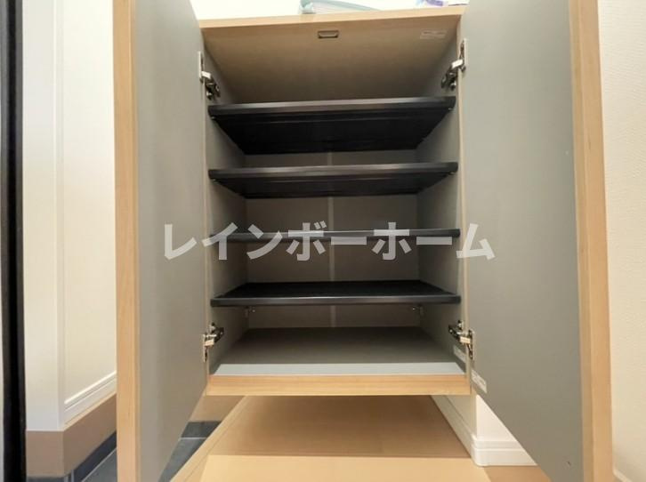 メゾンTKの玄関
