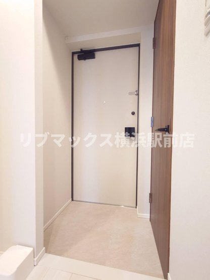 【玄関】RELUXIA横濱反町