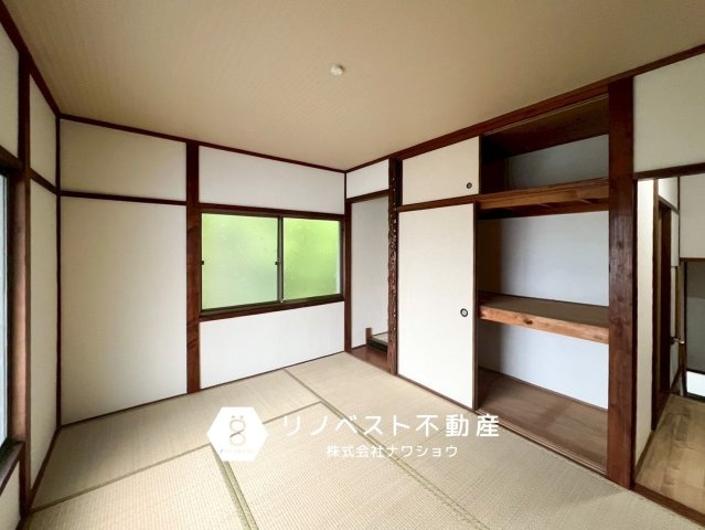 東大阪市東石切町6丁目中古戸建の収納|2階洋室の物入は収納力が高く、収納には困りません♪