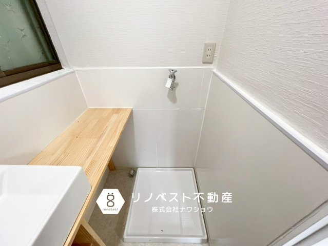 東大阪市東石切町6丁目中古戸建の浴室|換気窓があり、十分に換気ができます◎