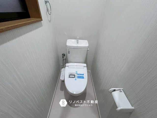 東大阪市吉田下島のトイレ|トイレは1階・2階と2か所ございます！換気窓が付いており、十分に換気ができ快適に使用していただけます♪