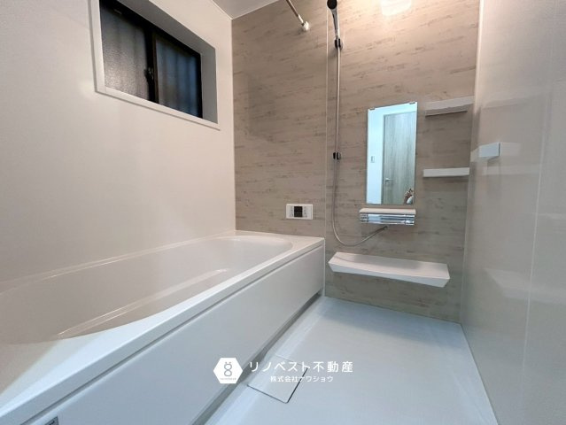 東大阪市吉田下島の浴室|お掃除がしやすいシンプルな浴槽◎毎日のバスタイムが快適になります♪