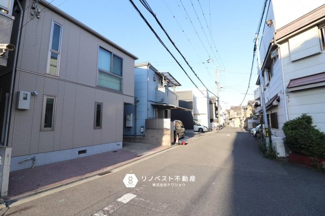 東大阪市岸田堂南町の前面道路含む現地写真|間口が８.２ｍございますので、車の出し入れも楽々です♪