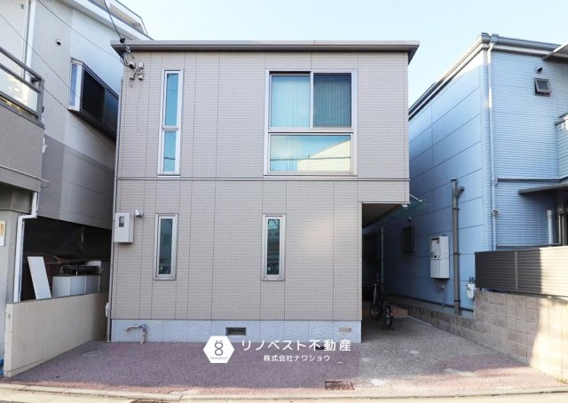 東大阪市岸田堂南町の外観|南側にＬＤＫがございますので、太陽の光が差し込みます。
リラックスした家族団らんの時間をお過ごしいただけます♪