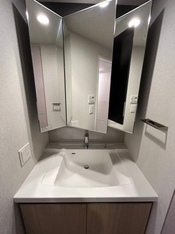 リビオメゾン御茶ノ水EASTの独立洗面台